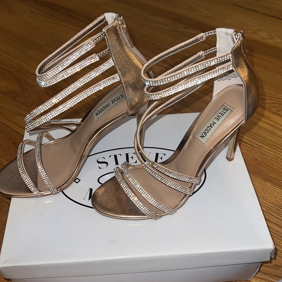Steve Madden Rose Gold Heels - Picture 3 of 14